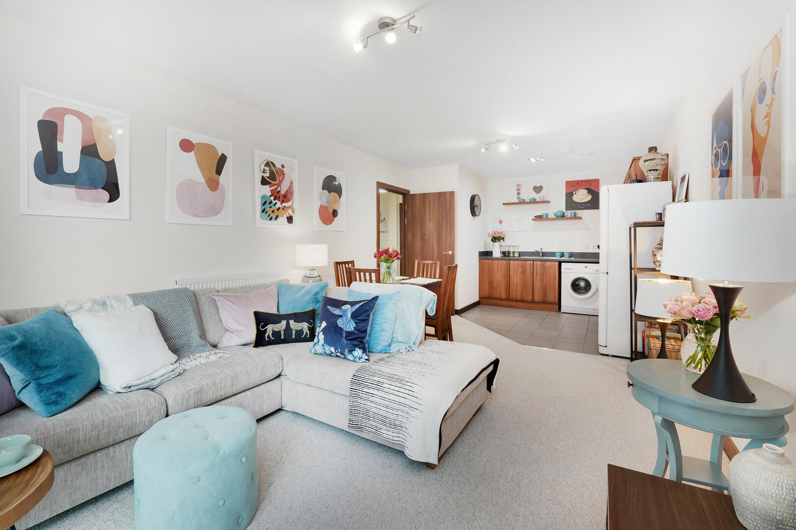 1 bed property in Bridges Court Road, London
